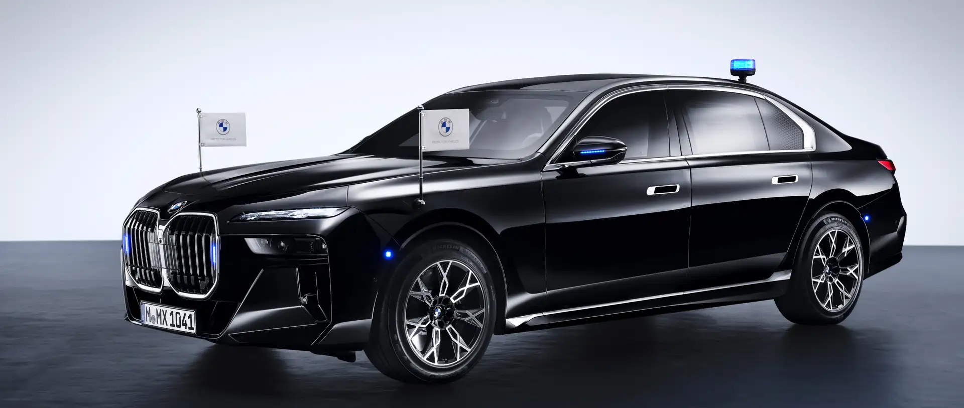 Image of an armored BMW 7 Series Protection Series from the Car Rental Company CarVia